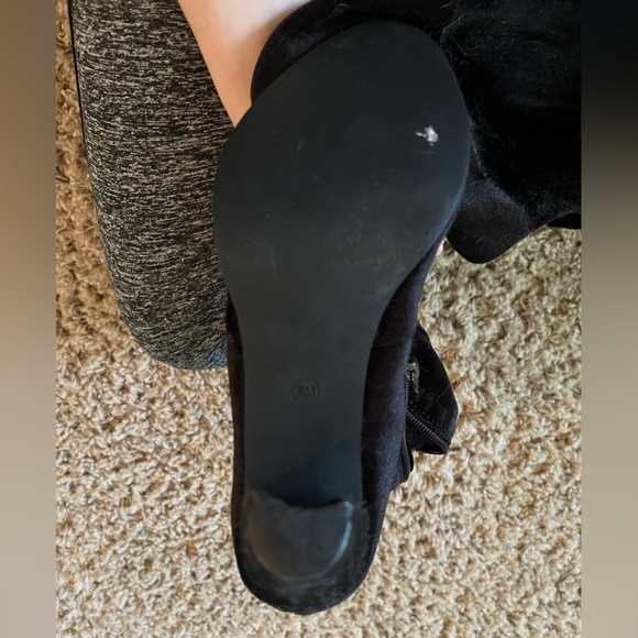 Suede zip up thigh high boots - Picture 9 of 10